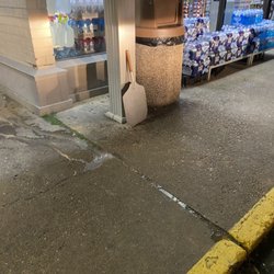 7-Eleven - Pizza oven tool used as scraper outside!