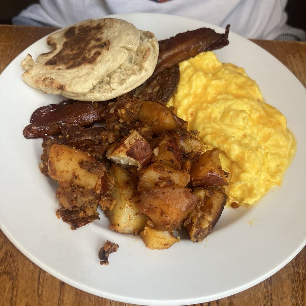 Famous Toastery - Breakfast potatoes, scrambled eggs, bacon, English muffin - Breakfast & Brunch Near Me - Charlotte, North Carolina Famous Toastery - Breakfast potatoes, scrambled eggs, bacon, English muffin - Breakfast & Brunch Near Me - Charlotte, North Carolina