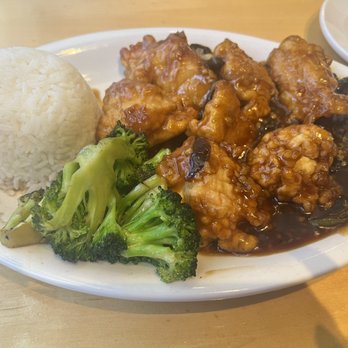 HakkaChow - General Tso Chicken - Asian Fusion Near Me - Winston-Salem, North Carolina