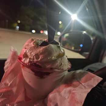 Burgerville - 7/25/2026 - Raspberry season is here! Their sundaes are always amazing! - Burgers Near Me - Newberg, Oregon