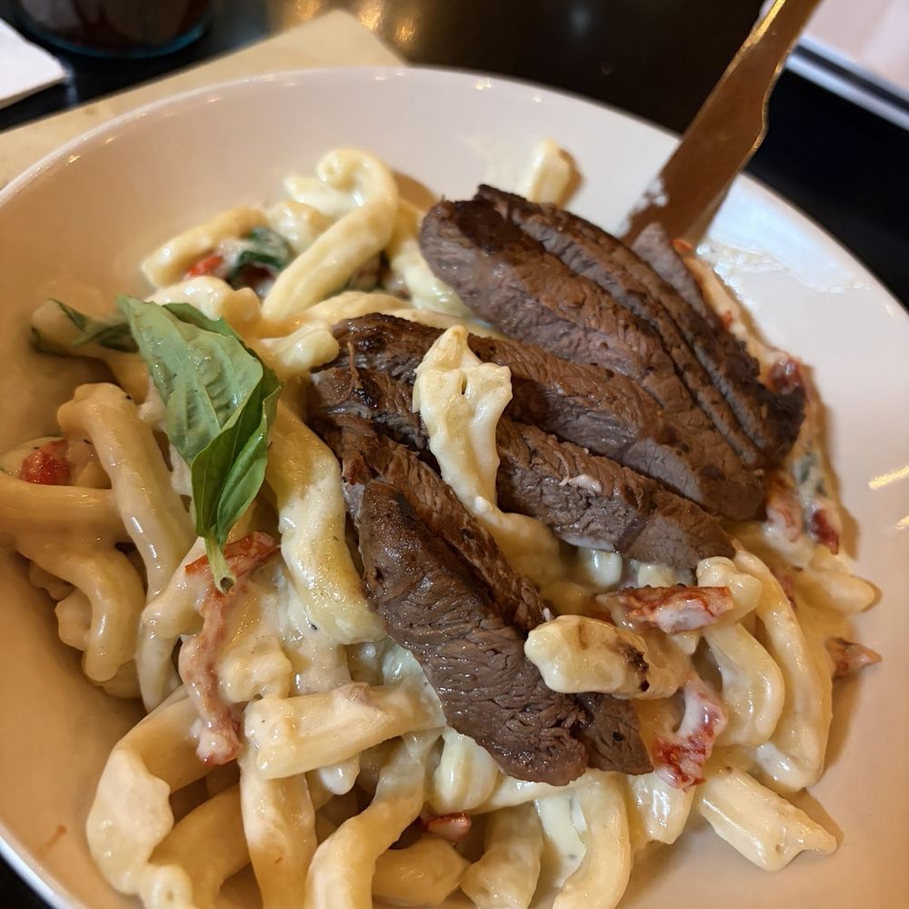 Cafe Stella - Steak Alfredo Pasta - Italian Near Me - Flagstaff, Arizona