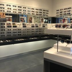 Sunglass Hut
