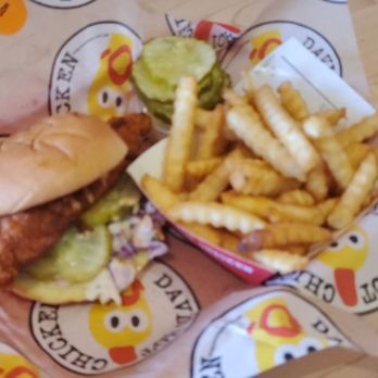 Dave's Hot Chicken - #4 Slider and fries - Chicken Shop Near Me - Lewisville, Texas