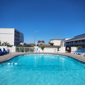 John Yancey Oceanfront Inn - Beautiful, clean pool - Hotels Near Me - Kill Devil Hills, North Carolina