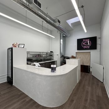 Poke Eats - Interior - Hawaiian Near Me - Toronto, Ontario