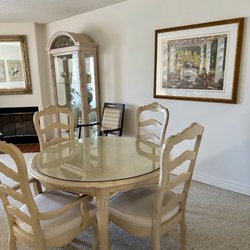 The Magnolia of Millbrae - Apartment dining room