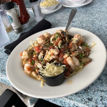 Lazy Days Restaurant - Seafood Near Me - Islamorada, Florida