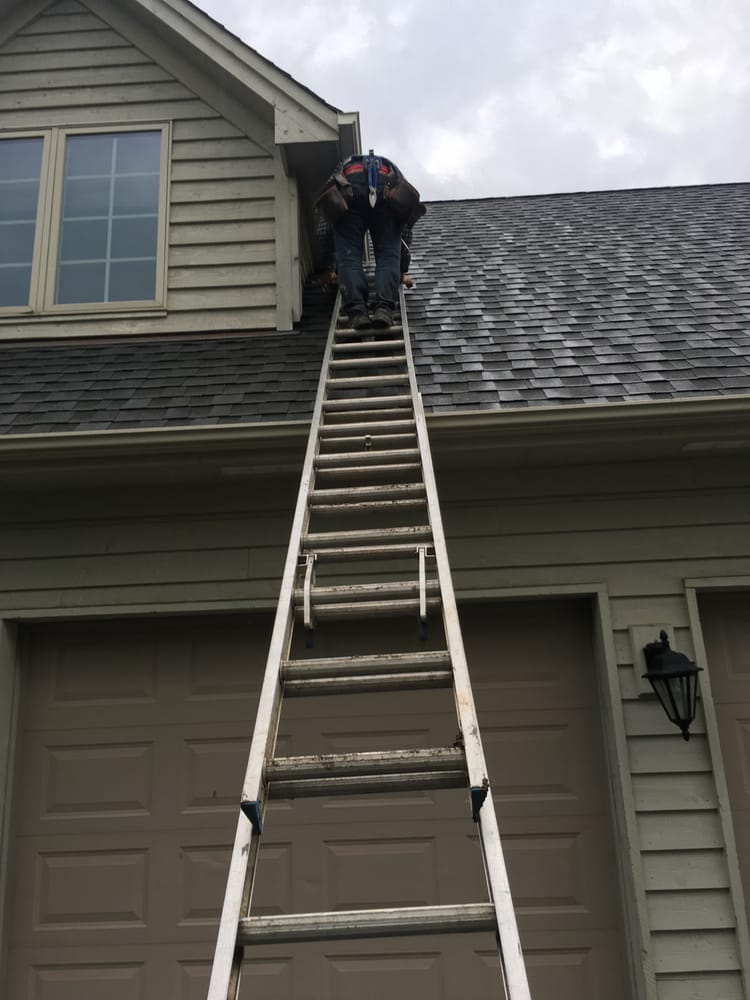 LAKE COUNTY ROOFERS Updated June 2024 Waukegan, Illinois Roofing