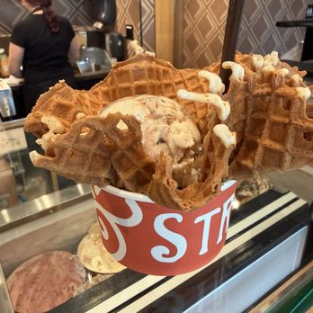 Salt & Straw - Salted Salted, Malted, Chocolate Chip Cookie Dough - Ice Cream & Frozen Yogurt Near Me - Dallas, Texas Salt & Straw - Salted Salted, Malted, Chocolate Chip Cookie Dough - Ice Cream & Frozen Yogurt Near Me - Dallas, Texas