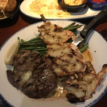 Red Lobster - Seafood Near Me - Talleyville, Delaware