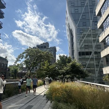 The High Line - Just a cool place to walk - Parks Near Me - New York, New York