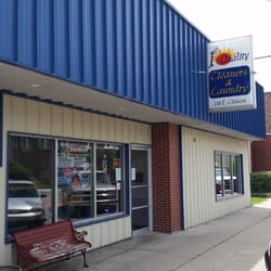 1st Quality Cleaners and Laundry - First Quality Cleaners strives to provide it's customers with a clean and well maintained environment to wash and dry their clothes.
