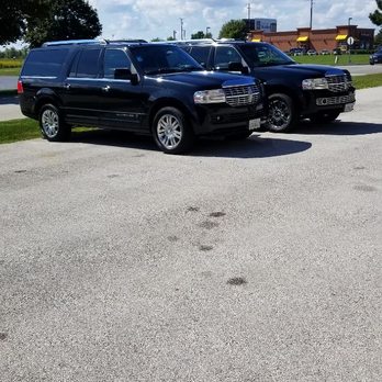 Breezy Limousine - These are our two new Lincoln Navigator L Series SUV to accommodate passengers and all their luggage in any means - Limos Near Me - Joliet, Illinois