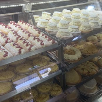 Yatala Pie Shop - Desserts Near Me - Yatala, QLD Yatala Pie Shop - Desserts Near Me - Yatala, QLD