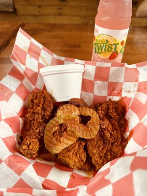 Lilly's Hot Chicken by null