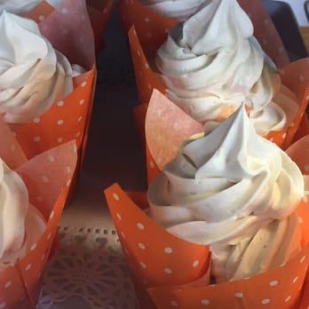 Cafe Laurent - Vanilla Carmel Cupcake - French Near Me - Mar Vista, California Cafe Laurent - Vanilla Carmel Cupcake - French Near Me - Mar Vista, California