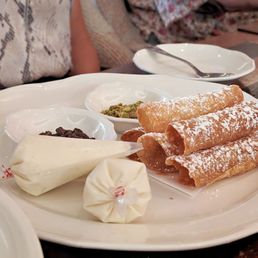 Cannolis