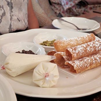 Cipresso - Cannolis - Italian Near Me - Hollywood, Florida