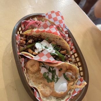 Seven Lives Tacos y Mariscos - Mexican Near Me - Toronto, Ontario