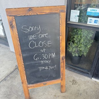 Kusina - Came at 6.08PM today, normally they close at 8pm but saw this sign. They even closed before the advertised signed. ‍ - Filipino Near Me - Modesto, California