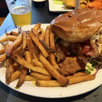 Halfway Cafe - Ultimate Chicken Sandwich - New American Near Me - Dedham, Massachusetts