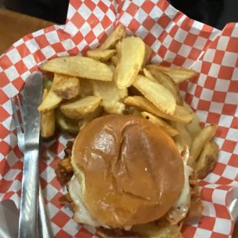 Famous Dave's Bar-B-Que - BBQ Pulled Chicken Sandwich - Barbeque Near Me - Redlands, California Famous Dave's Bar-B-Que - BBQ Pulled Chicken Sandwich - Barbeque Near Me - Redlands, California