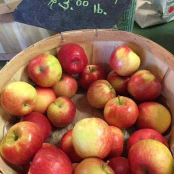 Applecrest Farm Orchards - Fruits & Veggies Near Me - Hampton Falls, New Hampshire