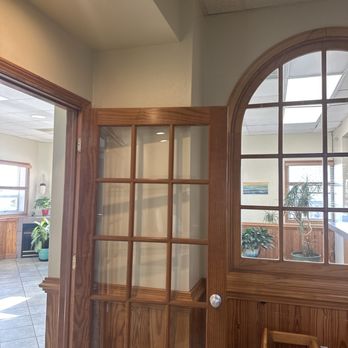 Mariner Inn & Suites - Lobby area/breakfast entrance - Hotels Near Me - Kill Devil Hills, North Carolina Mariner Inn & Suites - Lobby area/breakfast entrance - Hotels Near Me - Kill Devil Hills, North Carolina