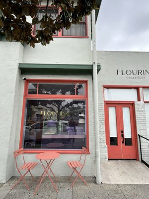 Flouring Cake Shop by null