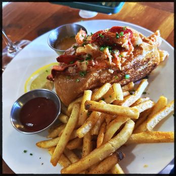 Hook & Anchor - Lobster Roll - Seafood Near Me - Costa Mesa, California