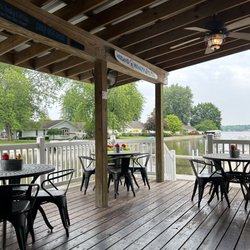 Coody Brown's Lakeside Grill - Outside dining