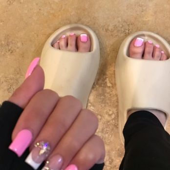 Valley Nails & Spa - short acrylic set by Phi - Waxing Near Me - El Sobrante, California Valley Nails & Spa - short acrylic set by Phi - Waxing Near Me - El Sobrante, California