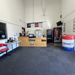 BJ's Wholesale Club - No one at the counter