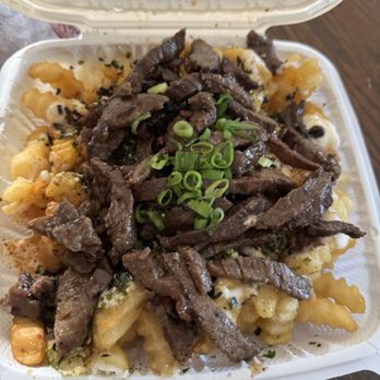 Flyin' Ahi - Kalbi fries - Food Trucks Near Me - Mililani, Hawaii