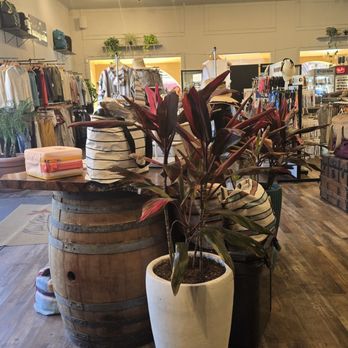 kahunas - Women's Clothing Near Me - Solvang, California