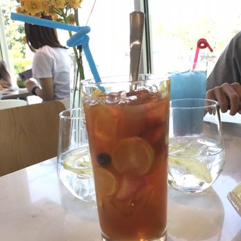 L'otus Cake Boutique - Peach fruit black tea and unicorn tea behind - Patisserie/Cake Shop Near Me - Richmond, British Columbia L'otus Cake Boutique - Peach fruit black tea and unicorn tea behind - Patisserie/Cake Shop Near Me - Richmond, British Columbia