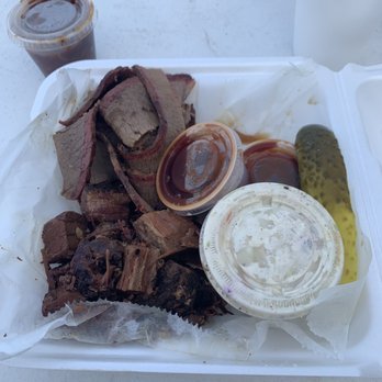 Wabash BBQ - a tray of meat and pickles - Barbeque Near Me - Excelsior Springs, Missouri Wabash BBQ - a tray of meat and pickles - Barbeque Near Me - Excelsior Springs, Missouri