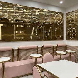 Te'Amo - Seating area