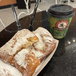 FRESH HANDMADE BEIGNETS & HOT CHOCOLATE