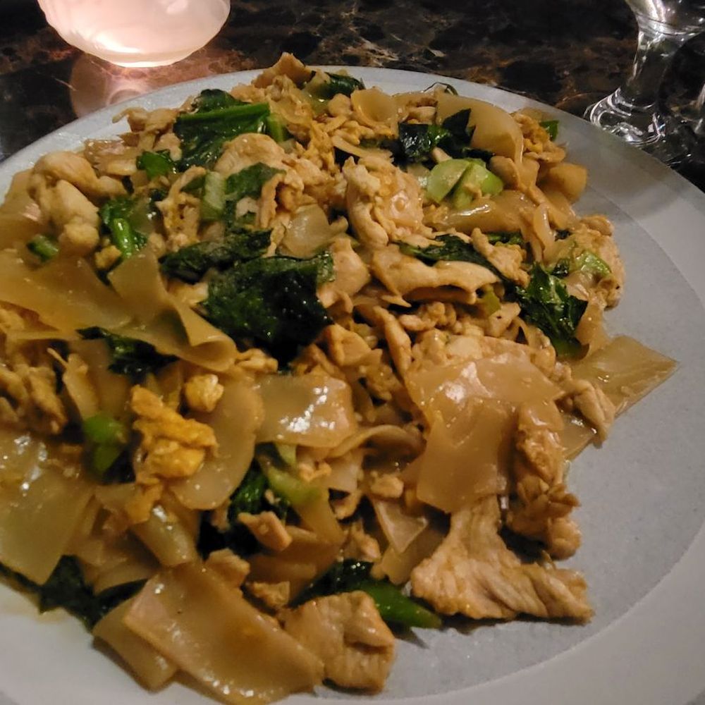 Super Sap's Fine Thai Cuisine - Pad see ew - Thai Near Me - Cedar Park, Texas