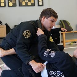 Logic Brazilian Jiu-Jitsu - Arcadia - Professor lucas breaking down the move of the day