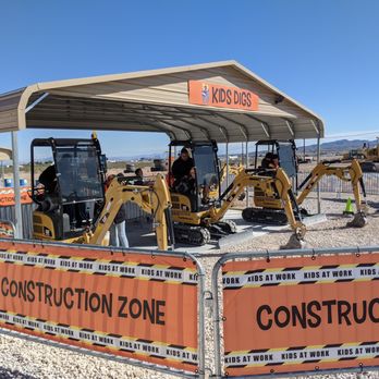Dig This - Toddlers digging big holes in the ground! - Amusement Parks Near Me - Las Vegas, Nevada