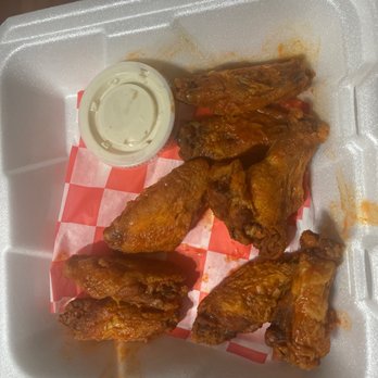 Oscar's Winner's Circle - Wings - Burgers Near Me - Milwaukee, Wisconsin