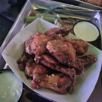 Grayton Road Tavern - Wings - American Near Me - Cleveland, Ohio