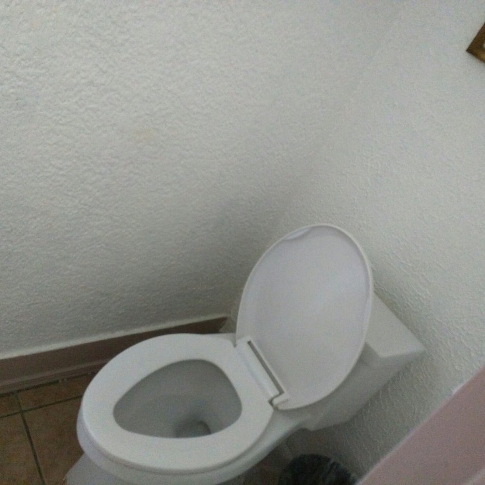 Monterey Inn - Stinky toilet smelled like a beach or public toilet - Hotels Near Me - Wilmington, California Monterey Inn - Stinky toilet smelled like a beach or public toilet - Hotels Near Me - Wilmington, California