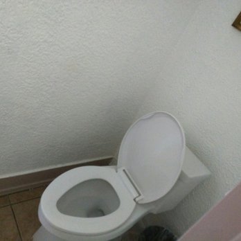 Monterey Inn - Stinky toilet smelled like a beach or public toilet - Hotels Near Me - Wilmington, California Monterey Inn - Stinky toilet smelled like a beach or public toilet - Hotels Near Me - Wilmington, California