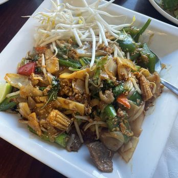 Laos Thai Kitchen - drunken noodles - Thai Near Me - Lowell, Massachusetts