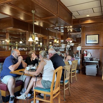 Walker Bros Original Pancake House - Dining area - Breakfast & Brunch Near Me - Glenview, Illinois
