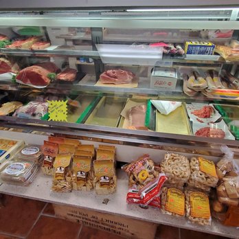 Catanzaro Quality Meats - Deli and meat case - Meat Shops Near Me - New Britain, Connecticut