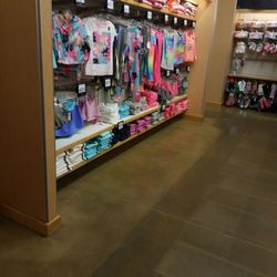 Gap Outlet - Female kids clothing, located right in front of changing rooms